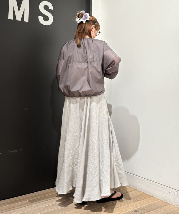 makita mikaさんの「BEAMS WOMEN｜【別注】スタイリスト佐藤佳菜子 × SLOANE / スクエアネック リブTシャツ」を使ったコーディネート
