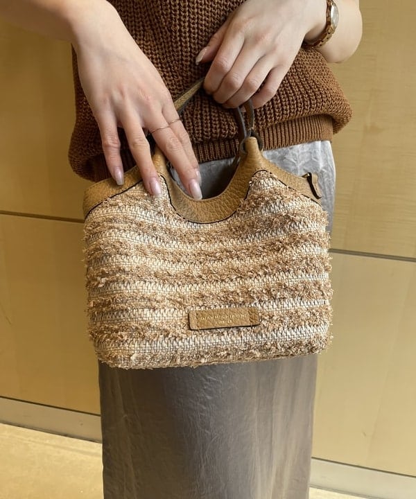 SAKAIさんの「BEAMS WOMEN｜AK+1 / 片畦 Vネック ニット」を使ったコーディネート