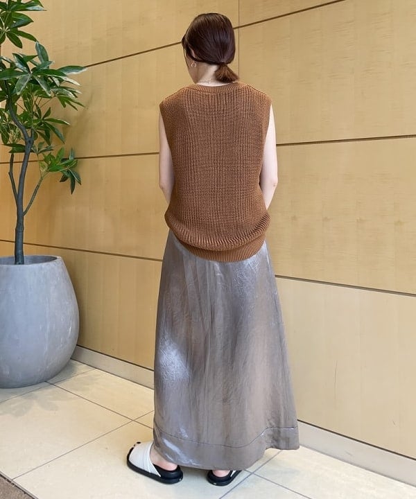 SAKAIさんの「BEAMS WOMEN｜AK+1 / 片畦 Vネック ニット」を使ったコーディネート