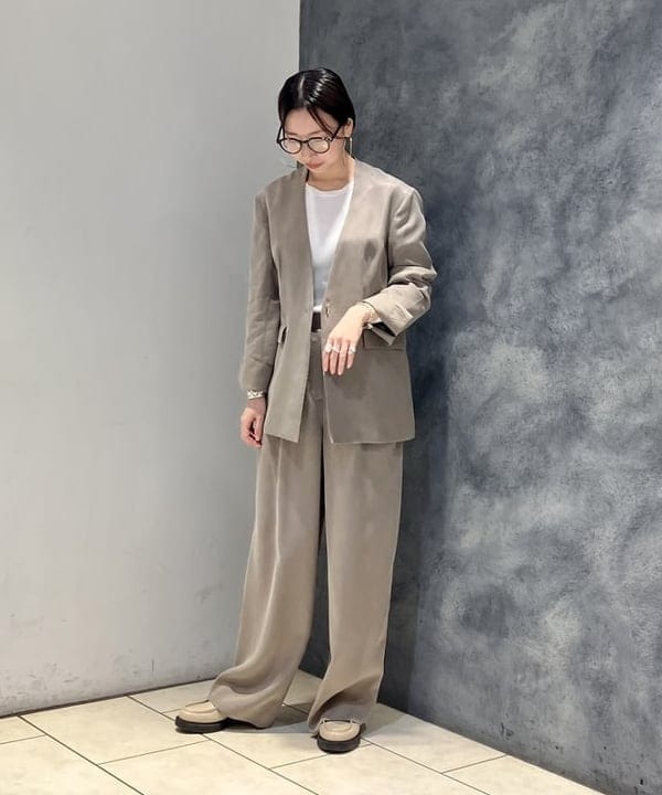 丸山 真菜美さんの「BEAMS WOMEN｜noeyedia / メガネ ”NE-430”」を使ったコーディネート