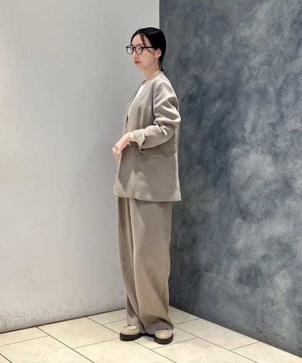 丸山 真菜美さんの「BEAMS WOMEN｜noeyedia / メガネ ”NE-430”」を使ったコーディネート