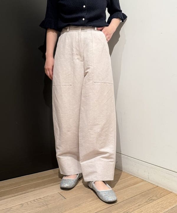 Ito_ririkaさんの「BEAMS WOMEN｜ジャガード フリル ギャザー ショートスリーブ」を使ったコーディネート