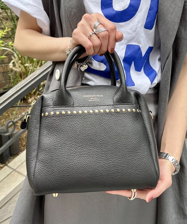はやしあかねさんの「BEAMS WOMEN｜CHRISTIAN VILLA / 別注 スタッズ ボストンバッグ」を使ったコーディネート