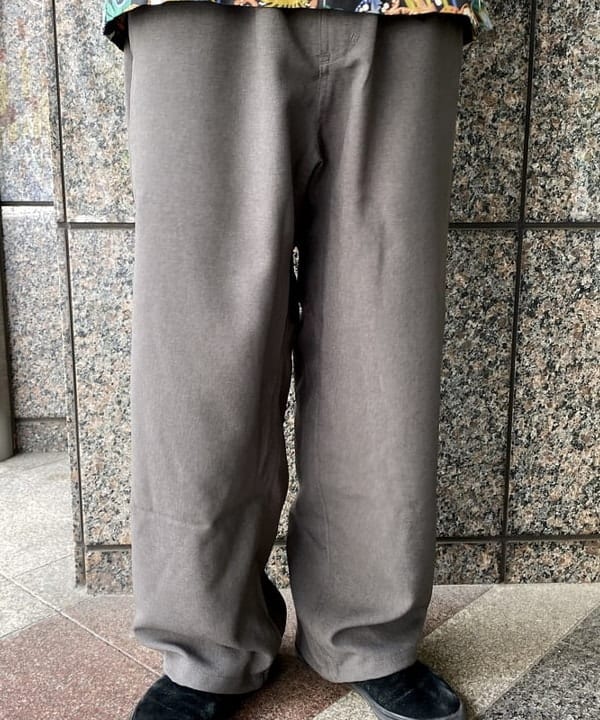 りくっしーさんの「BEAMS WOMEN｜【別注】Gramicci / ドライタッチ ワイド スラックス」を使ったコーディネート