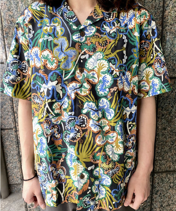 りくっしーさんの「BEAMS WOMEN｜【別注】Gramicci / ドライタッチ ワイド スラックス」を使ったコーディネート