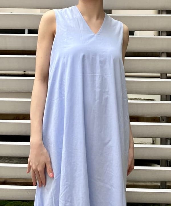 イナダさんの「BEAMS WOMEN｜【別注】MARIHA / 夏の月影 ソリッド ワンピース」を使ったコーディネート