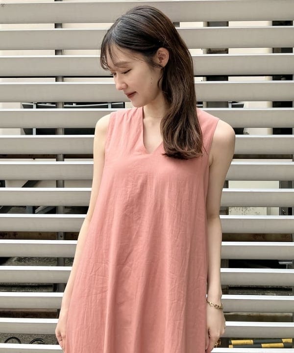 YUIさんの「BEAMS WOMEN｜【別注】MARIHA / 夏の月影 ソリッド ワンピース」を使ったコーディネート