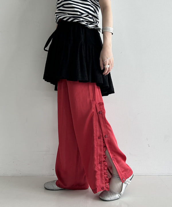 清水 彩乃さんの「BEAMS WOMEN｜maturely / スナップ イージー パンツ」を使ったコーディネート