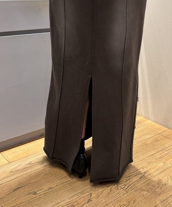 山本 里南さんの「BEAMS WOMEN｜ストレッチレース クルーネック Tシャツ」を使ったコーディネート