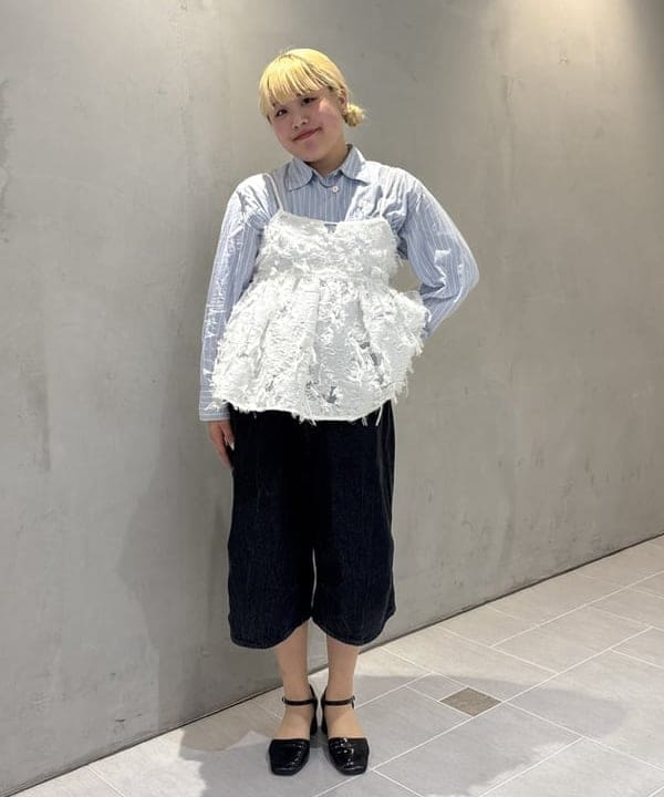 大石彩可さんの「BEAMS WOMEN｜フリンジ ジャカード キャミソール」を使ったコーディネート
