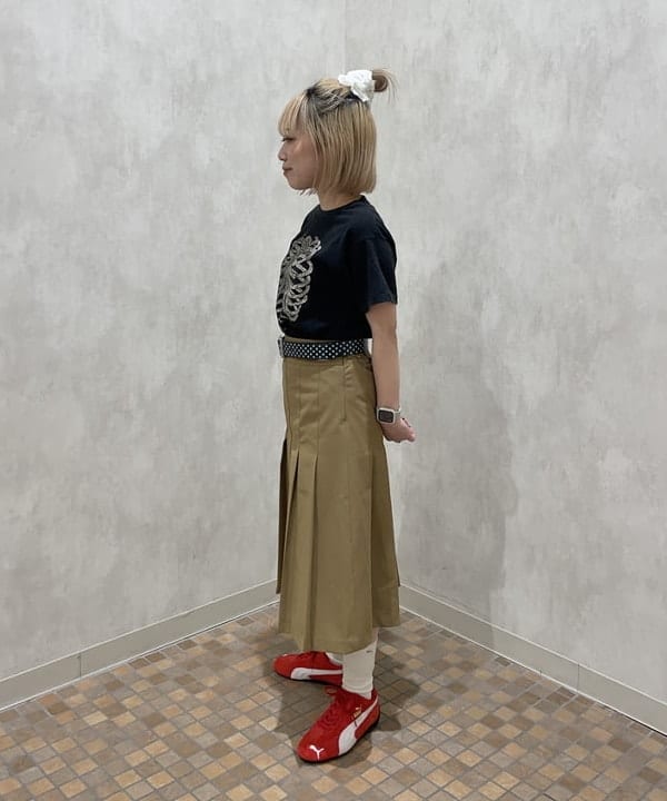 まゆちゃんさんの「BEAMS WOMEN｜【別注】BOW WOW / BONE T-shirt」を使ったコーディネート