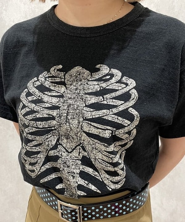 まゆちゃんさんの「BEAMS WOMEN｜【別注】BOW WOW / BONE T-shirt」を使ったコーディネート