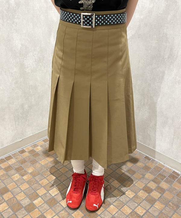 まゆちゃんさんの「BEAMS WOMEN｜【別注】BOW WOW / BONE T-shirt」を使ったコーディネート