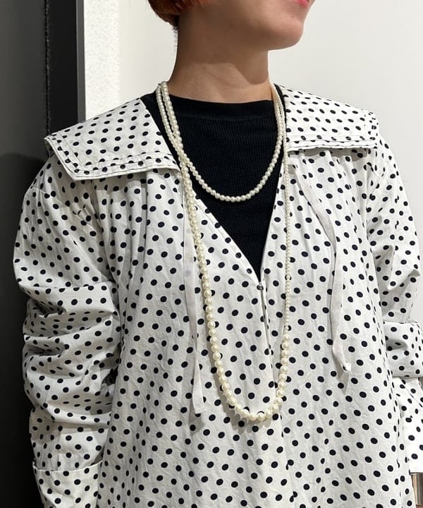 吉田 奈央さんの「BEAMS WOMEN｜ドット セーラー カラー ワンピース」を使ったコーディネート