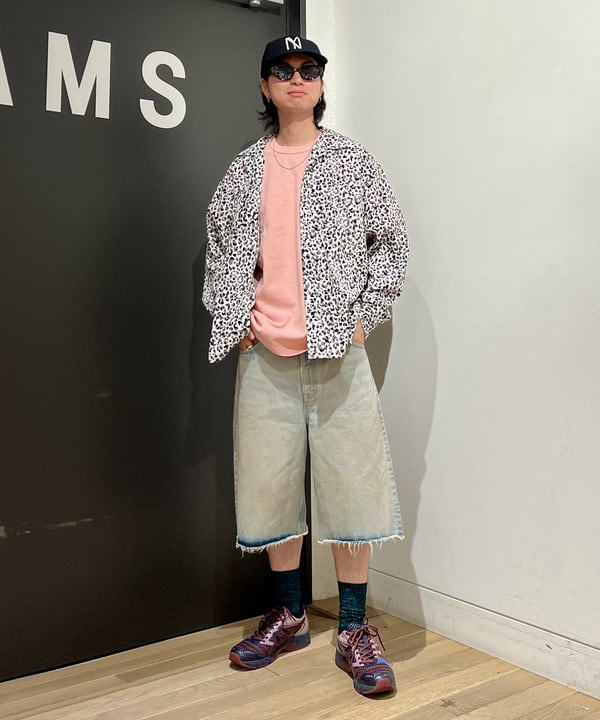 関澤 佑樹さんの「BEAMS WOMEN｜アニマルプリント カットオフ オープンカラーシャツ」を使ったコーディネート