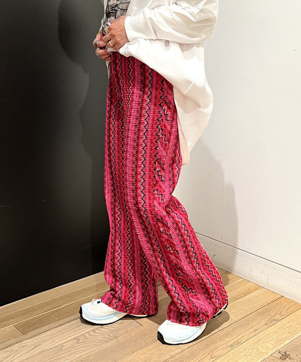 吉田 奈央さんの「BEAMS WOMEN｜【別注】GOOD ROCK SPEED / Life Ponch Tシャツ」を使ったコーディネート