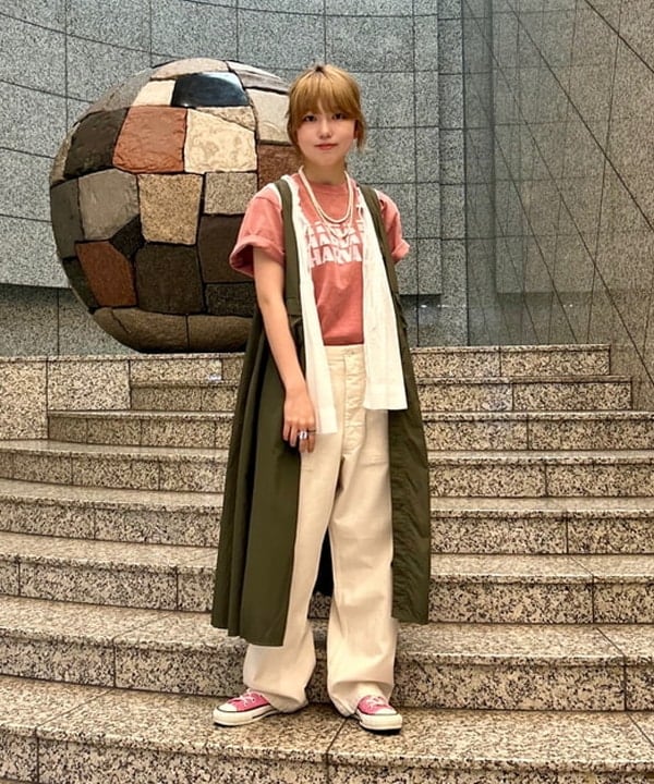 小原 もこさんの「BEAMS WOMEN｜晴雨兼用 プリント 折り畳み傘」を使ったコーディネート