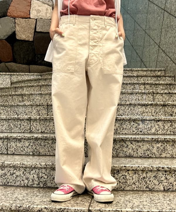 小原 もこさんの「BEAMS WOMEN｜晴雨兼用 プリント 折り畳み傘」を使ったコーディネート