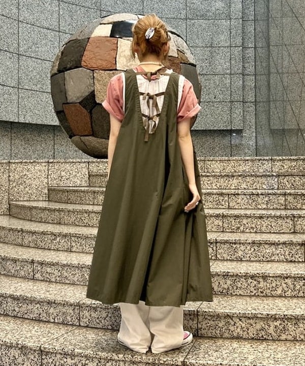 小原 もこさんの「BEAMS WOMEN｜晴雨兼用 プリント 折り畳み傘」を使ったコーディネート