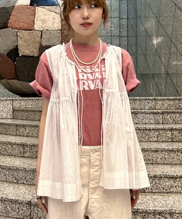 小原 もこさんの「BEAMS WOMEN｜晴雨兼用 プリント 折り畳み傘」を使ったコーディネート