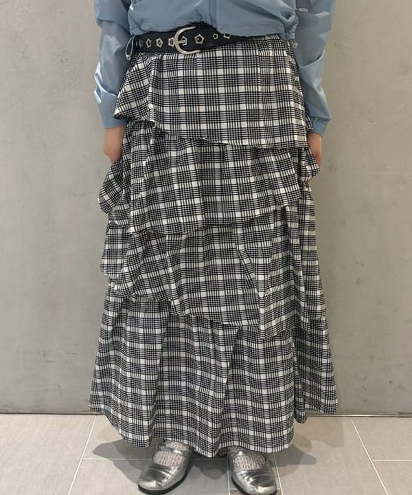 大石彩可さんの「BEAMS WOMEN｜サッカー チェック ティアード スカート」を使ったコーディネート