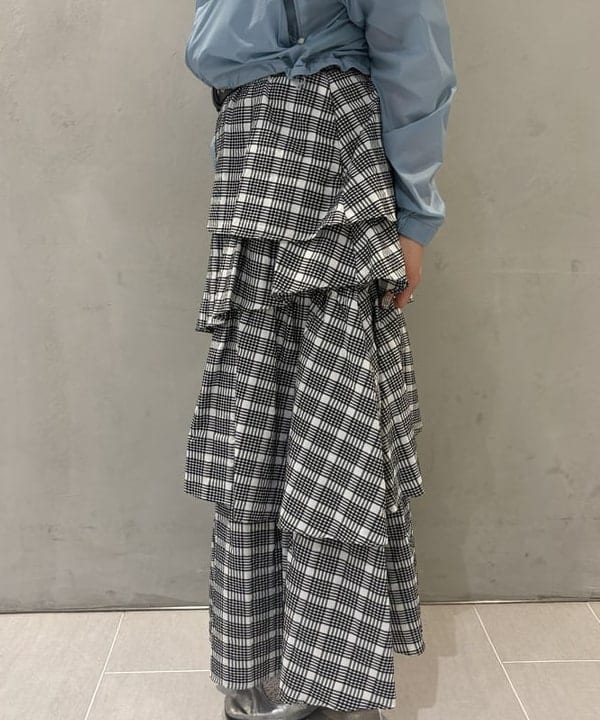 大石彩可さんの「BEAMS WOMEN｜サッカー チェック ティアード スカート」を使ったコーディネート