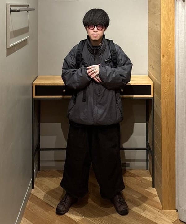 三宅 康平さんの「BEAMS WOMEN｜クウォーターレングス デニム ウェビングパンツ」を使ったコーディネート