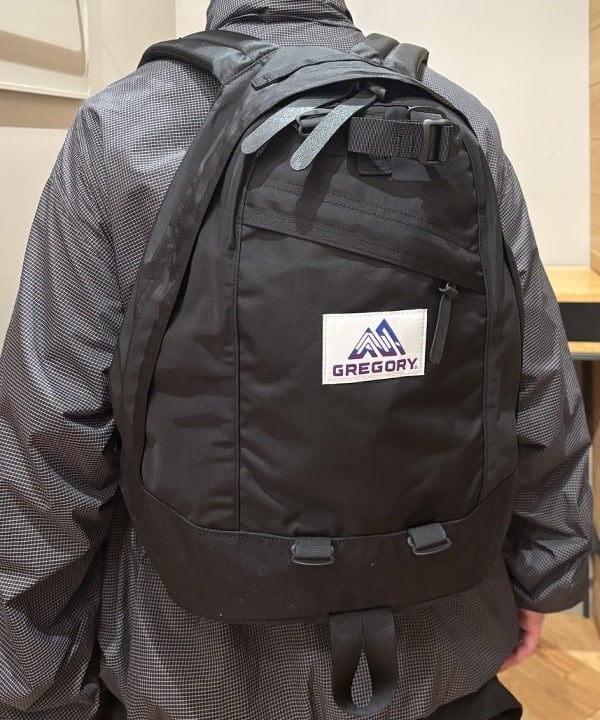 三宅 康平さんの「BEAMS WOMEN｜クウォーターレングス デニム ウェビングパンツ」を使ったコーディネート