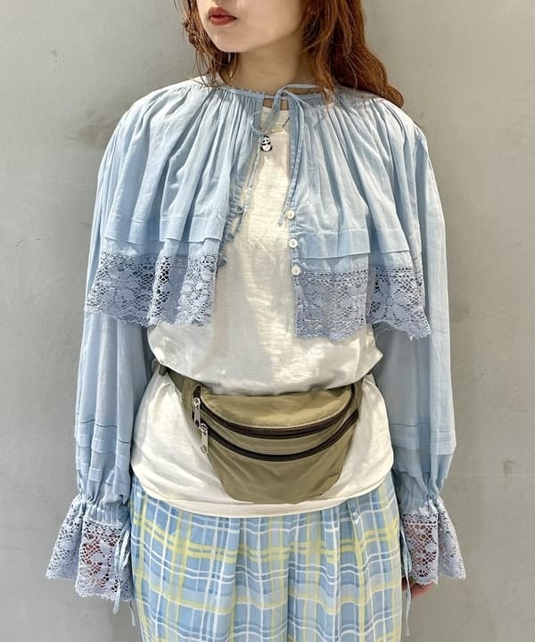 ナツハさんの「BEAMS WOMEN｜ヴィンテージ レース ブラウス」を使ったコーディネート