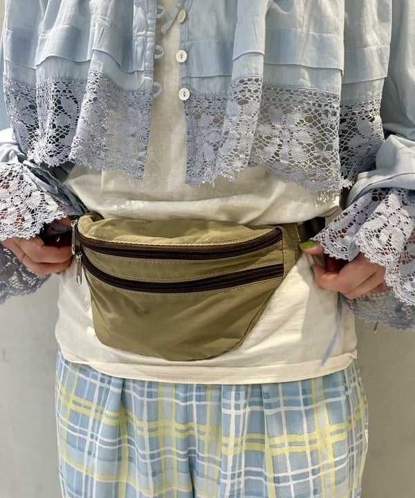 ナツハさんの「BEAMS WOMEN｜ヴィンテージ レース ブラウス」を使ったコーディネート