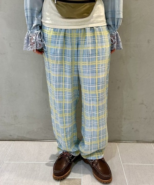 ナツハさんの「BEAMS WOMEN｜ヴィンテージ レース ブラウス」を使ったコーディネート