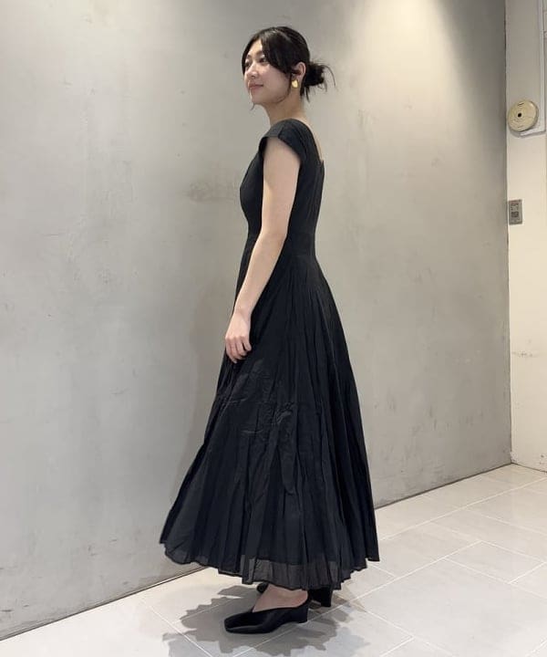 坂本 涼花さんの「BEAMS WOMEN｜MARIHA / 月の夢 ソリッド ワンピース」を使ったコーディネート