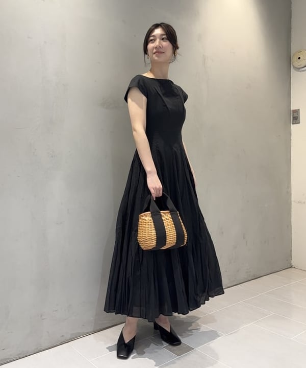 坂本 涼花さんの「BEAMS WOMEN｜MARIHA / 月の夢 ソリッド ワンピース」を使ったコーディネート