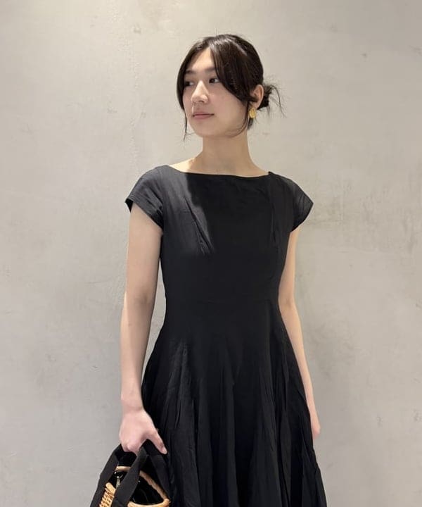 坂本 涼花さんの「BEAMS WOMEN｜MARIHA / 月の夢 ソリッド ワンピース」を使ったコーディネート