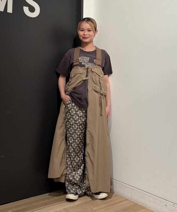 キムさんの「BEAMS WOMEN｜ナイロン フィッシング ベスト アレンジ ワンピース」を使ったコーディネート