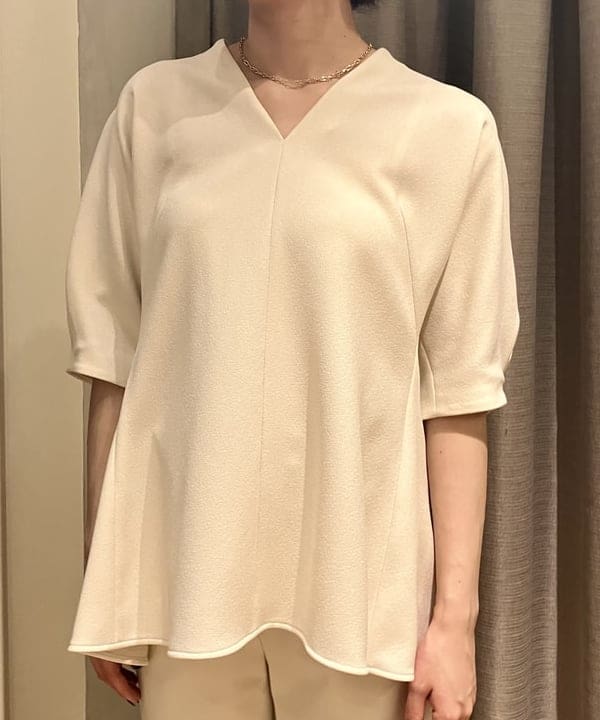 イナダさんの「BEAMS WOMEN｜アムンゼン ペプラムブラウス」を使ったコーディネート