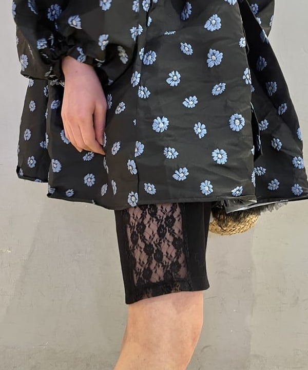 神坂 莉子さんの「BEAMS WOMEN｜フリル ビジュー カゴ バッグ」を使ったコーディネート