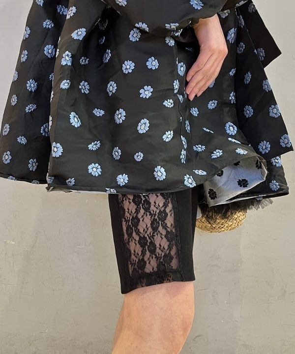 神坂 莉子さんの「BEAMS WOMEN｜フリル ビジュー カゴ バッグ」を使ったコーディネート