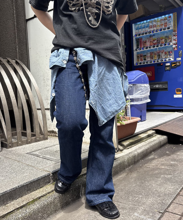 吉野 多恵さんの「BEAMS WOMEN｜フレア デニム パンツ」を使ったコーディネート