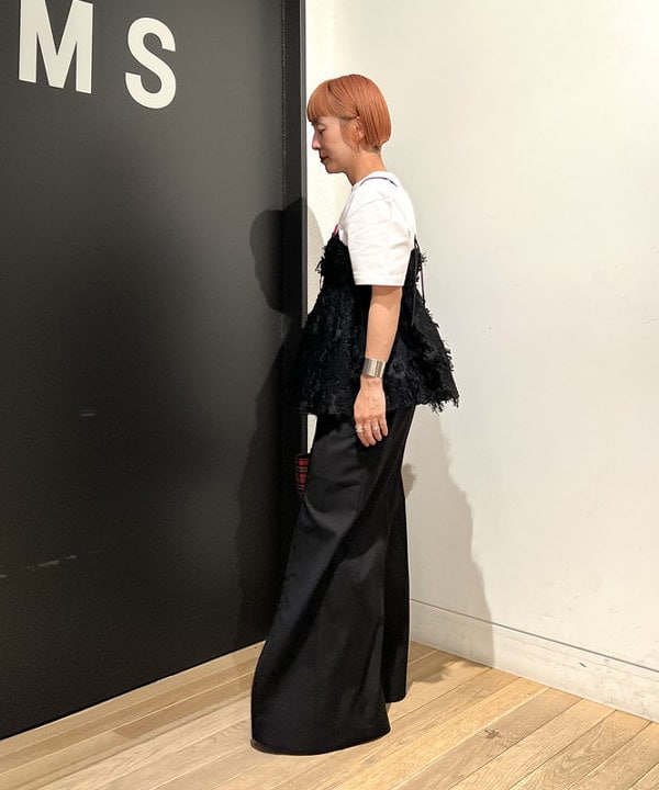 吉田 奈央さんの「BEAMS WOMEN｜Encre. / FAR OUEST Tシャツ」を使ったコーディネート