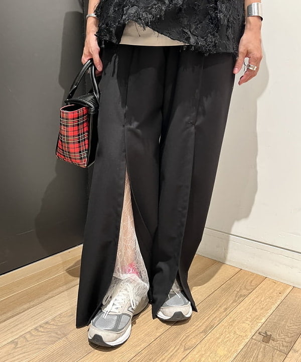 吉田 奈央さんの「BEAMS WOMEN｜Encre. / FAR OUEST Tシャツ」を使ったコーディネート