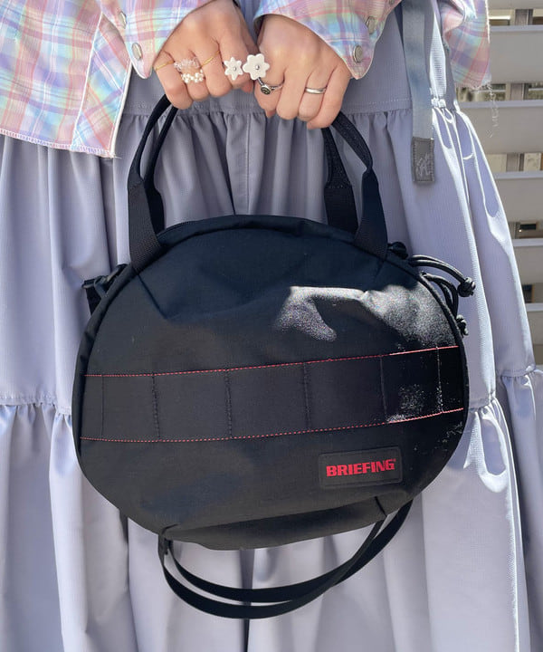 コウリキ　マミさんの「BEAMS WOMEN｜BRIEFING × BEAMS BOY / 別注 ヘルメット バッグ」を使ったコーディネート