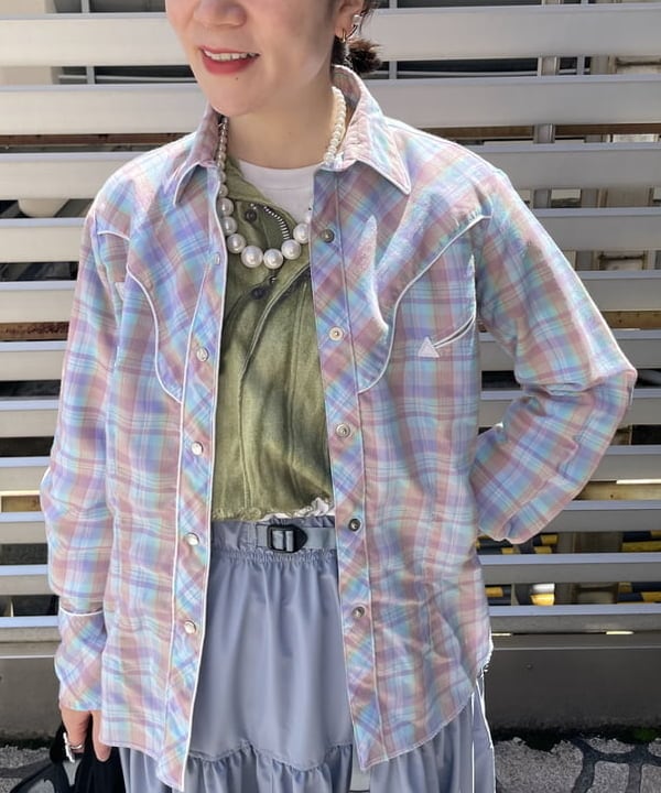 コウリキ　マミさんの「BEAMS WOMEN｜BRIEFING × BEAMS BOY / 別注 ヘルメット バッグ」を使ったコーディネート