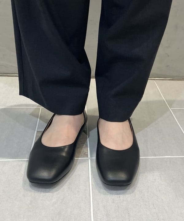 野村 美紅さんの「BEAMS WOMEN｜ウール混 タックパンツ」を使ったコーディネート