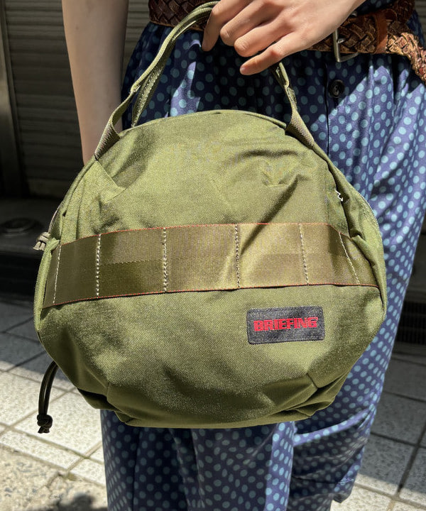 み　う　ちさんの「BEAMS WOMEN｜ドット フロント オープン スカート」を使ったコーディネート