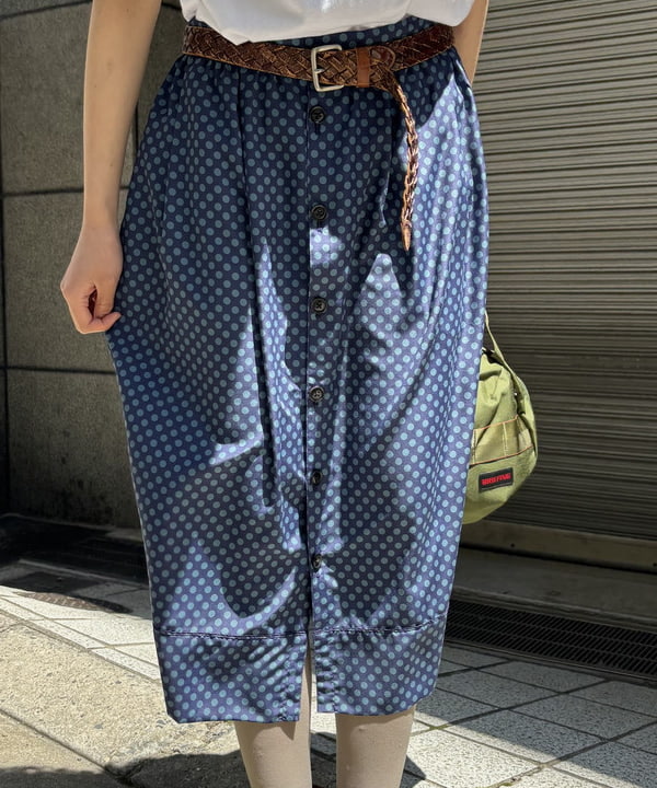 み　う　ちさんの「BEAMS WOMEN｜ドット フロント オープン スカート」を使ったコーディネート