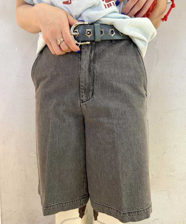 ナカノ アイさんの「BEAMS WOMEN｜FARAH / No Tuck Wide Shorts」を使ったコーディネート