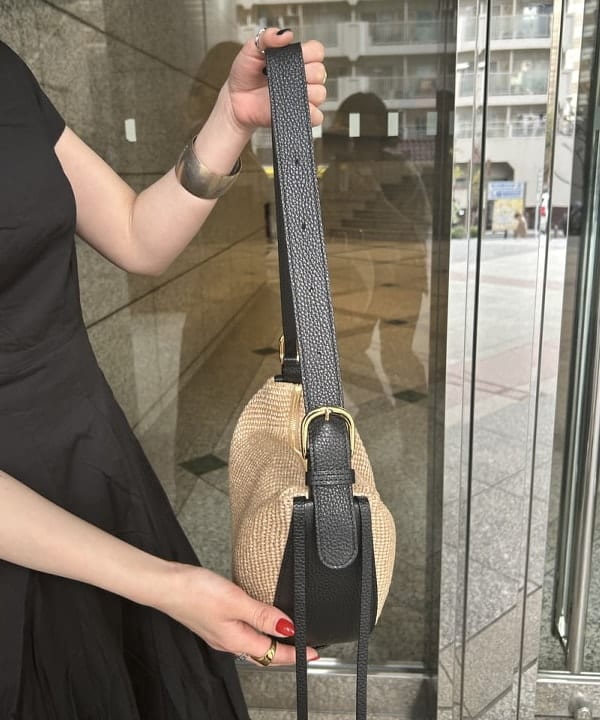 大槻 まひろさんの「BEAMS WOMEN｜■MARIHA / 月の夢 ソリッド ワンピース」を使ったコーディネート