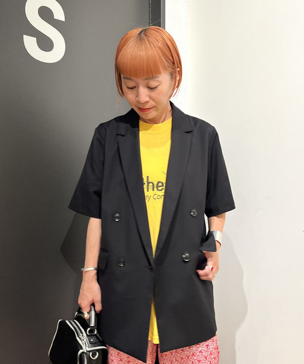 吉田 奈央さんの「BEAMS WOMEN｜4ボタン ダブル ハーフスリーブ ジャケット」を使ったコーディネート