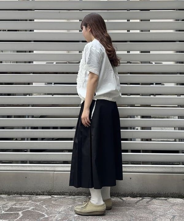 チナツさんの「BEAMS WOMEN｜【別注】LACOSTE / プリーツ スカート」を使ったコーディネート